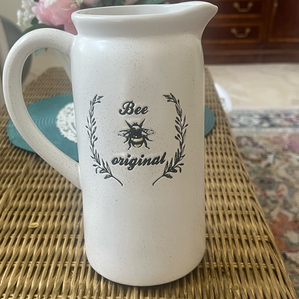 Bee Original Pitcher - Picture 3 of 4